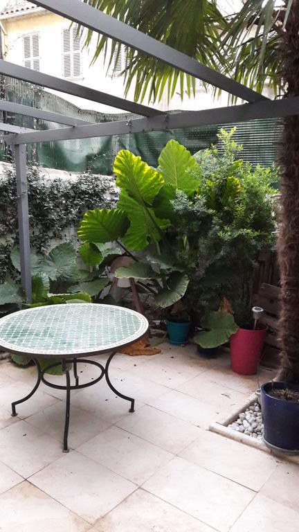 Chambres Et Table D'Hotes Le Jardin De Tesse Тулон Екстериор снимка
